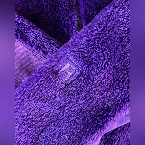 Women’s Patagonia Purple Fleece Jacket with attached hood - Picture 4 of 10